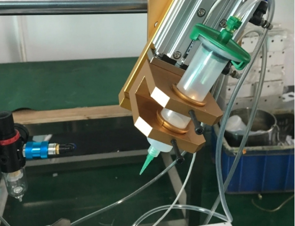 自动点胶机是如何实现三维精密点胶的 自动点胶机是如何实现三维精密点胶的