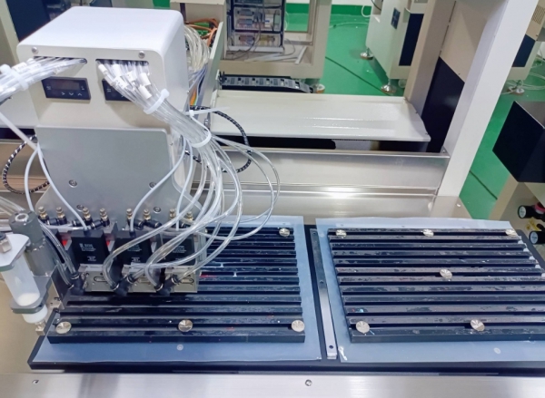 祛除点胶机胶台上的残留胶水的三种办法